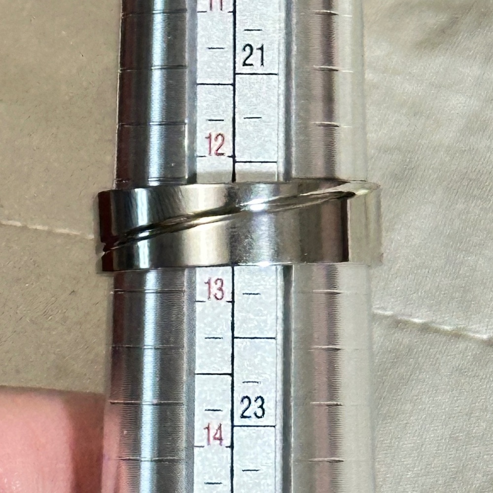 Stainless steel band, Polished, diagonal line goes all the way around. NWOT - Picture 10 of 11